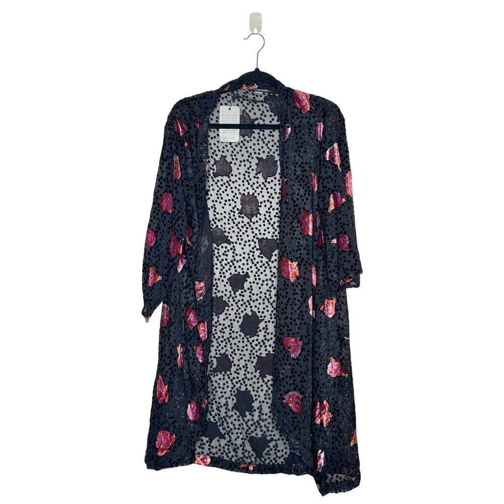 Nwt Saachi Burnout Rose Velvet Ruana Kimono Women's Black Pink One Size — image 2 of 5